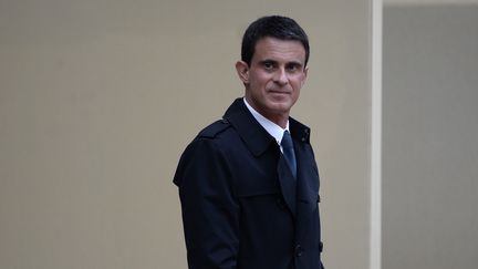 Manuel Valls s'est rendu à Nemours jeudi 2 juin 2016. La ville de Seine-et-Marne est coupée en deux par les inondations.