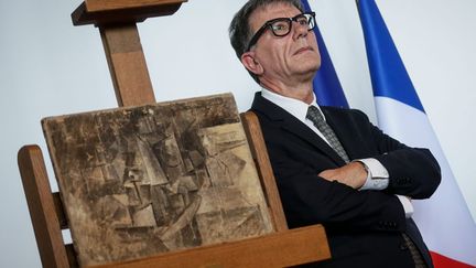 Le président du Centre Pompidou, Serge Lasvignes, accueille le retour de "La Coiffeuse" de Pablo Picasso, qui avait disparu pendant quinze ans.
 (Thomas Padilla / MAXPPP)