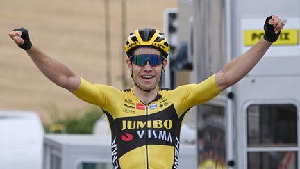 Wout Van Aert (Jumbo-Visma), impressionnant vainqueur de la première étape du 72e Critérium du Dauphiné. (ANNE-CHRISTINE POUJOULAT/POOL / AFP POOL)