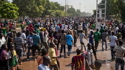  (Des milliers de manifestants réunis à Ouagadougou le jeudi 30 octobre 2014 © Maxppp)