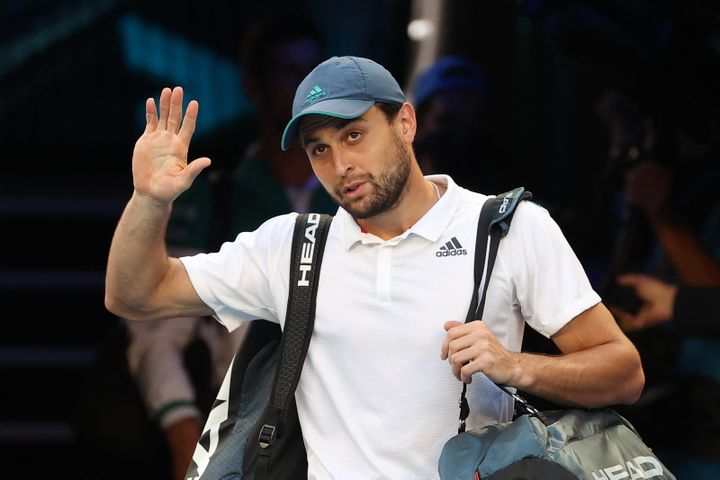 Le Russe Aslan Karatsev avant la demi-finale de l'Open d'Australie contre Novak Djokovic, le 18 février à Melbourne (DAVID GRAY / AFP)