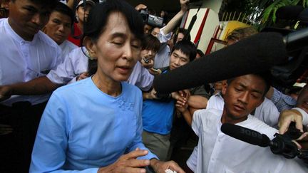 L'opposante et d&eacute;put&eacute;e birmane Aung San Suu Kyi le 22 avril 2012 &agrave; Rangoun (Birmanie). (YE AUNG THU / AFP)