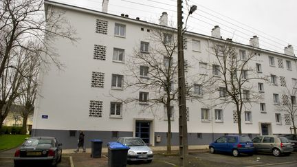 C'est dans un appartement de cet immeuble de Saint-Nazaire (Loire-Atlantique)&nbsp;que les pompiers ont d&eacute;couvert, le 5 janvier 2013, une famille vivant recluse depuis trois ans au moins.&nbsp; (OLIVIER LANRIVAIN / MAXPPP)