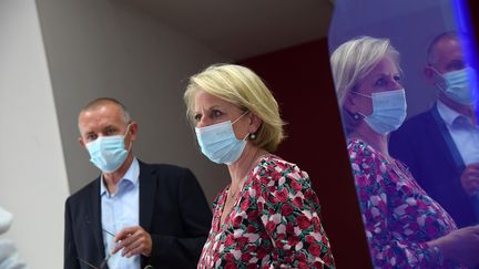 La ministre chargée de l'Autonomie, Brigitte Bourguignon (LREM), dans son local de campagne pour le premier tour des élections législatives partielles dans la 6e circonscription du Pas-de-Calais, le 30 mai 2021. (MAXPPP)