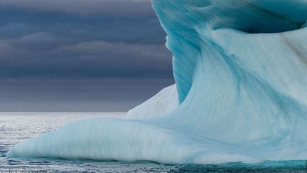 La fonte des glaciers du Groenland filmée par un drone