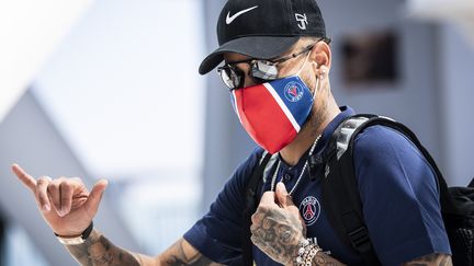 Neymar et ses équipiers ne reprendront certainement pas la Ligue 1 samedi, comme prévu. (CARLOS COSTA / AFP)