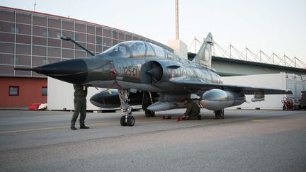 Un Mirage 2000 sur la base aérienne d'Istres (Bouches-du-Rhône), le 19 février 2015. (MAXPPP)