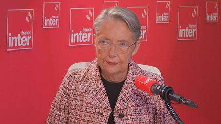 La Première ministre Elisabeth Borne sur France Inter, le 20 décembre 2023. (FRANCE INTER / RADIO FRANCE)