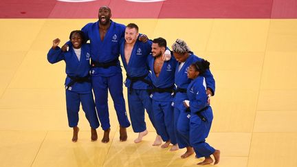 L'équipe de France de Judo sacrée face au Japon à Tokyo, le 31 juillet 2021. (MILLEREAU PHILIPPE / KMSP)