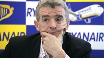 Le patron de Ryanair, Michael O'Leary, lors d'une conference de presse à Paris, le 20 mai 2010. (AFP/ERIC PIERMONT)