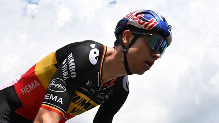 Wout van Aert lors de&nbsp;la première étape du Critérium du Dauphiné entre La-Voulte-sur-Rhône et Beauchastel, le 5 juin 2022. (MARCO BERTORELLO / AFP)