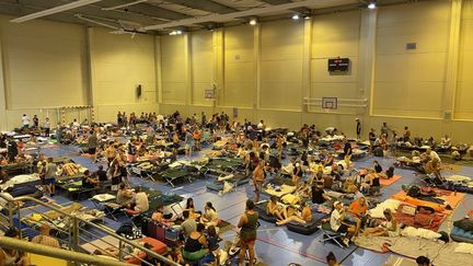 Des dizaines de personnes secourues à Calvi (Haute-Corse), le 19 août 2022, après les violents orages (VALENTIN HOUINATO / FRANCEINFO / RADIO FRANCE)