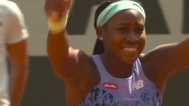 À l'issue d'un deuxième set très maîtrisé, Coco Gauff élimine Sloane Stephens et se qualifie pour la demi-finale où elle affrontera Martina Trevisan. C'est la première fois que l'Américaine de 18 ans rejoint le dernier carré d'un Grand Chelem.