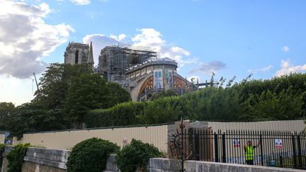 Le site de la cathédrale Notre-Dame de Paris, le 10 août 2019. (NICOLAS GUYONNET / HANS LUCAS / AFP)