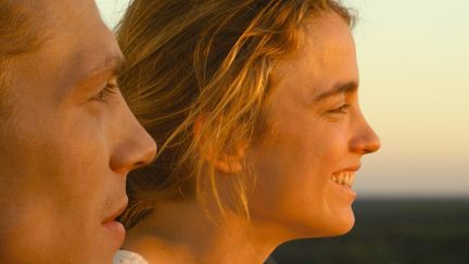 Adèle Haenel et Kevin Azaïs dans "Les Combattants"
 (Haut et Court)