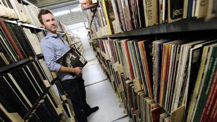 Christian Charles, en charge des partenriats et opérations spéciales à la discothèque de Radio France, en octobre 2011
 (Miguel Medina / AFP)