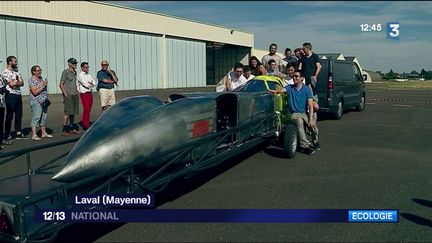 Mayenne : des étudiants ingénieurs veulent battre le record de vitesse en voiture électrique