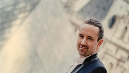 Julien Chauvin et le Louvre : détail de la pochette du disque "Haydn La Poule" - Aparté (photo de la pochette : Franck Juery).
