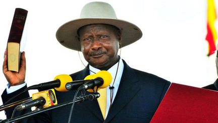 Le président ougandais Yoweri Museveni lors de sa prestation de serment le 12 mai 2011 à Kampala. (Photo AFP/Peter Busomoke)