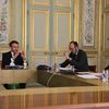 Emmanuel Macron, Édouard Philippe et Olivier Véran à l'Élysée, en mars 2020. (LUDOVIC MARIN / POOL / MAXPPP)