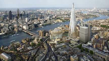  (Londres vu des airs, avec le Shard, plus haut gratte-ciel d'Europe © DR)