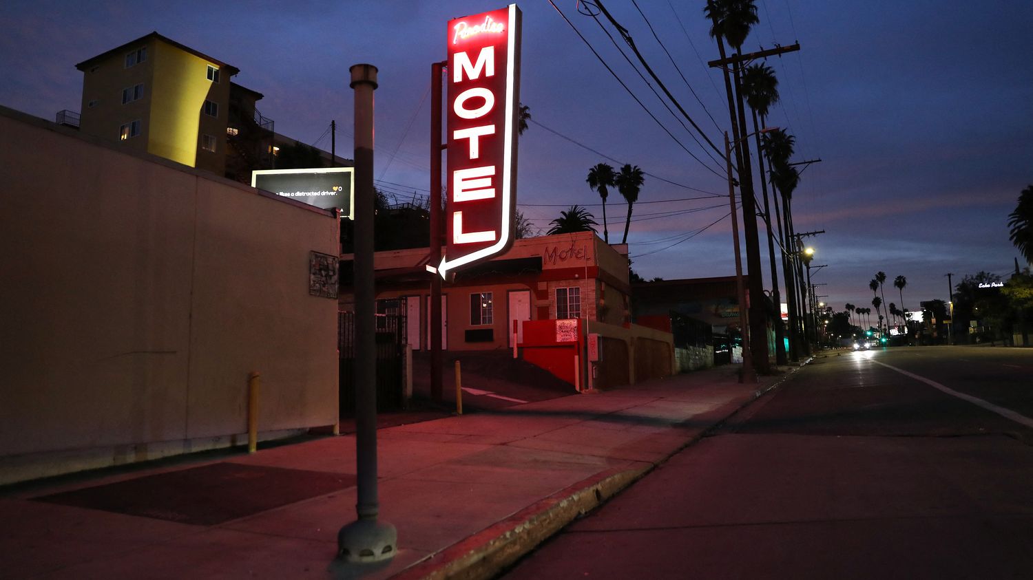 Will Los Angeles resorts have to make their empty rooms accessible to the homeless?