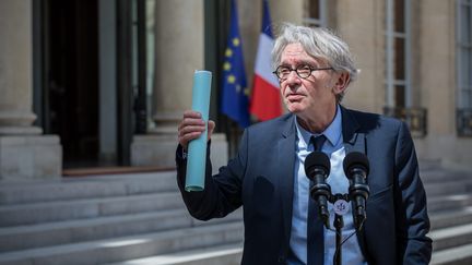 Jean-Claude Mailly, secrétaire général de Force ouvrière, ici à la sortie de l'Elysée le 27 mai 2017, affirme que la France n'a pas les règles les plus strictes en Europe, pour les licenciements.&nbsp; (MAXPPP)