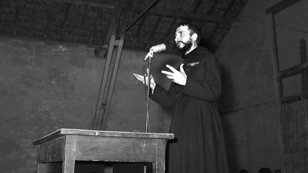 &nbsp; (L'Abbé Pierre à Grenoble en 1954 © Maxppp)