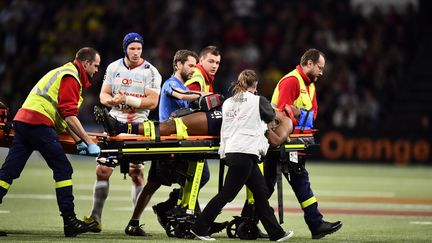 Le jeune ailier de Clermont Samuel Ezeala, grièvement blessé dimanche 7 janvier face au Racing 92 pour son premier match en Top 14.&nbsp; (CHRISTOPHE SIMON / AFP)