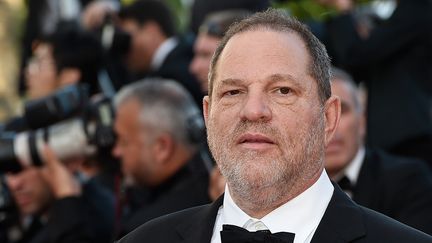 Harvey Weinstein s'apprête à monter les marches du Festival de Cannes (Alpes-Maritimes), le 22 mai 2015. (LOIC VENANCE / AFP)