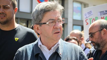 L'ancien candidat de la France insoumise à la présidentielle participe à Marseille, où il est candidat aux législatives, à une marche contre le fabricant de pesticides Monsanto, le 20 mai 2017. (CITIZENSIDE/MANON THAUST / AFP)