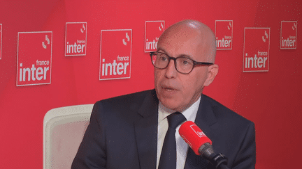 Le président du parti Les Républicains Éric Ciotti, sur France Inter, le 9 mai 2023. (FRANCE INTER / RADIO FRANCE)