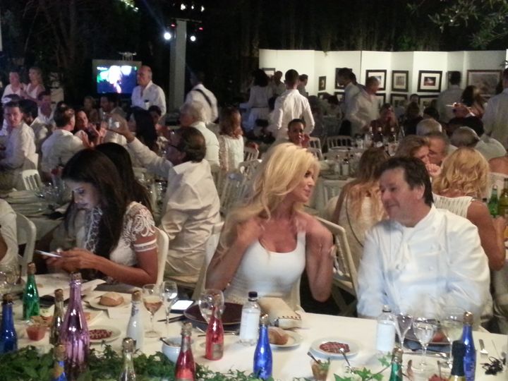 &nbsp; (Victoria Silvstedt à la "soirée blanche" de Saint-Tropez © Sandrine Etoa-Andegue -  Radio France)