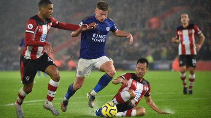 Le match Southampton (rouge et blanc) contre Leicester (bleu) au stade St Mary's de Southampton (Grande-Bretagne), le 25 octobre 2019. (GLYN KIRK / AFP)