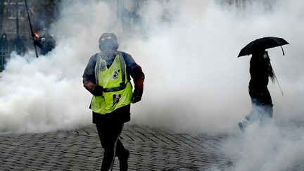 Gilets jaunes : la place d'Italie dégradée par des violences