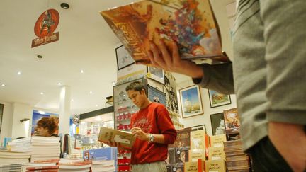 A l'intérieur de la librairie Album du bd St-Germain en 2004.
 (Philippe De Poulpiquet /Photo PQR / MaxPPP)