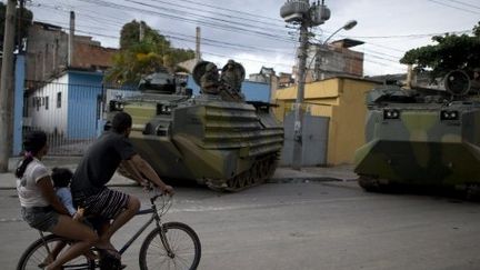 Intervention de la police dans une favela de Rio, le 14 octobre 2012. (AFP)