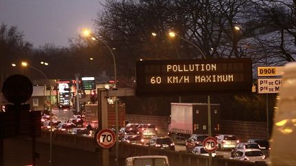 &nbsp; (La pollution sur Paris a quelques fois limité la vitesse sur le périphérique © Maxppp)