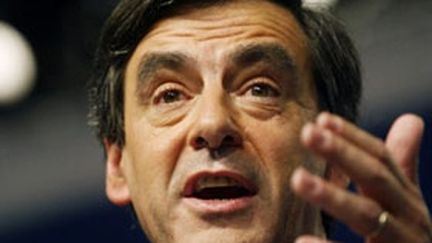 François Fillon a annoncé que Christine Lagarde allait transcrire en droit français les règles décidées à Pittsburgh. (© AFP/Joël Saget)