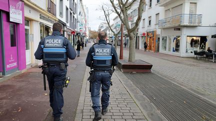 La ville de Pau (Pyrénées-Atlantiques) va facturer aux personnes interpellées sur la voie publique en état d'ivresse le coût de leur transport par la police municipale. (MAXPPP)