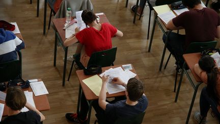 Des collégiens passent le brevet à Thionville (Moselle), le 1er juillet 2019. (MAXPPP)