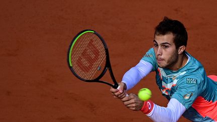 Hugo Gaston lors de son match face à Dominic Thiem, le 4 octobre.  (MARTIN BUREAU / AFP)