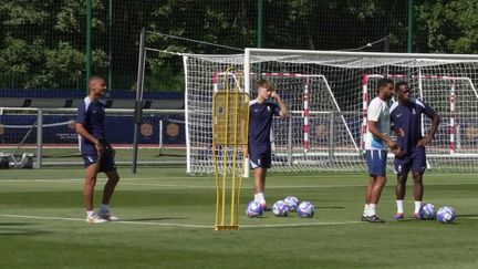 Les Bleuets de l'équipe de France de football espèrent décrocher l'or (France 2)