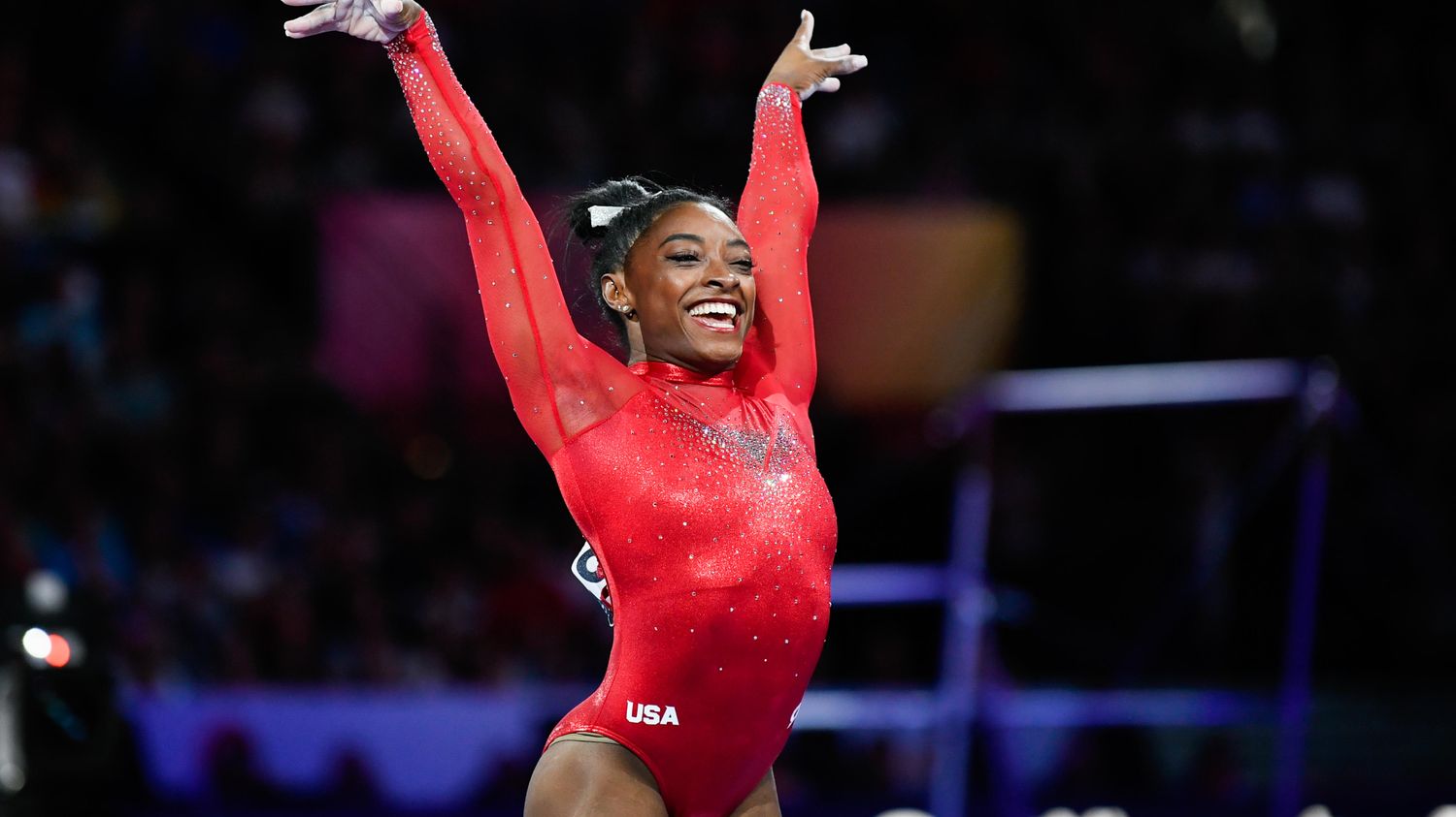 Mondiaux de gymnastique sacrée sur le saut, Simone Biles égale le