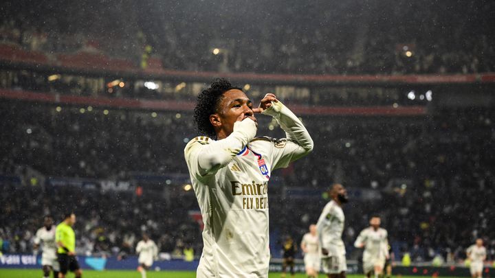 L'attaquant lyonnais Malick Fofana célèbre son but lors du match de Ligue 1 face à l'AS Monaco, au Groupama Stadium, le 28 avril 2024. (JEFF PACHOUD / AFP)