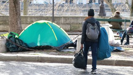 Les maraudes des associations auprès des sans-abri sont-elles interdites pendant les JO, comme l'affirme le député LFI Hadrien Clouet ?