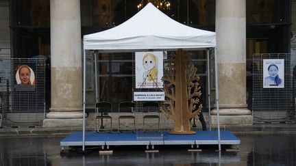 Une marche blanche en hommage à la jeune Lola avait été organisée à Paris, le 16 novembre 2022. (MAGALI COHEN / HANS LUCAS / AFP)