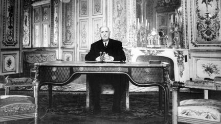 Le président de la République Charles de Gaulle, adresse ses voeux à tous les français à la télévision le 31 décembre 1966. (AFP / AFP)