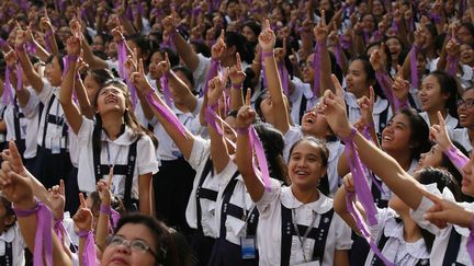 Philippines : elles sont des milliers à danser contre les violences faites aux femmes