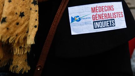 Manifestation de m&eacute;decins &agrave; Paris contre le projet de loi sant&eacute;, le 6 janvier 2015. (JALLAL SEDDIKI / CITIZENSIDE.COM)